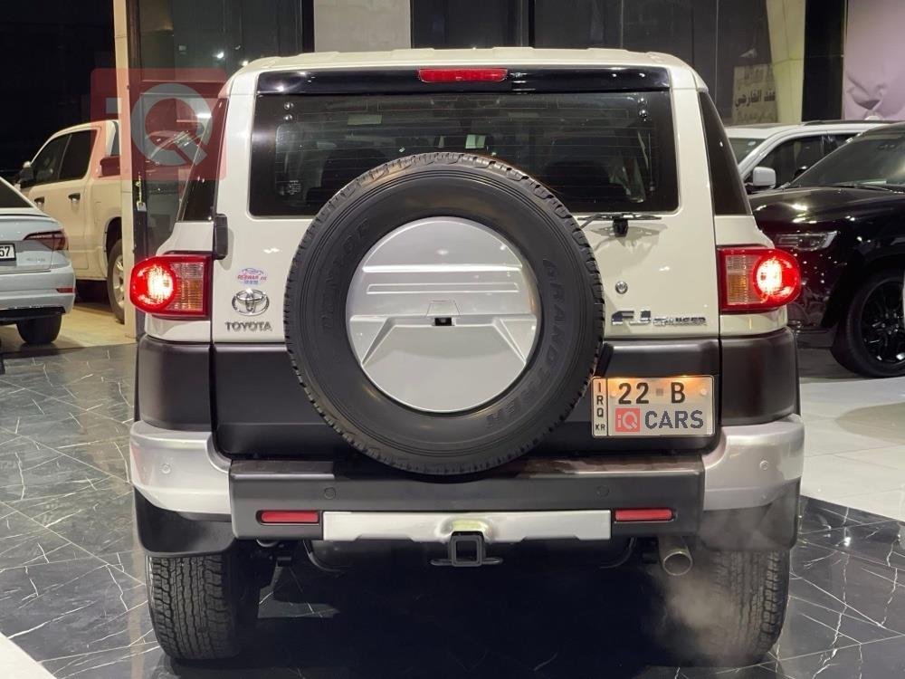 تويوتا إف جي كروزر